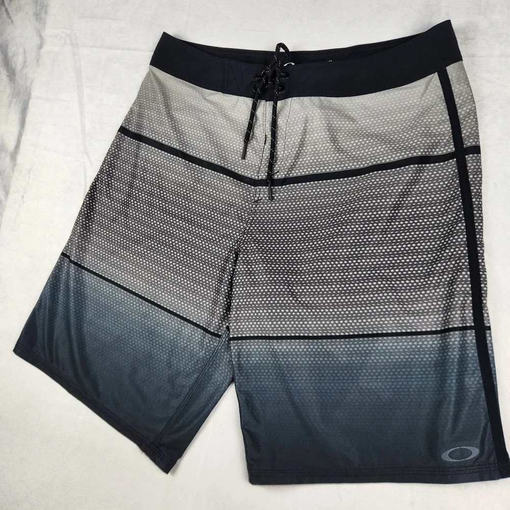 Oakley Board Shorts Mens 33 Gray Black Geometric Swim Trunks‎ Mesh Linerless